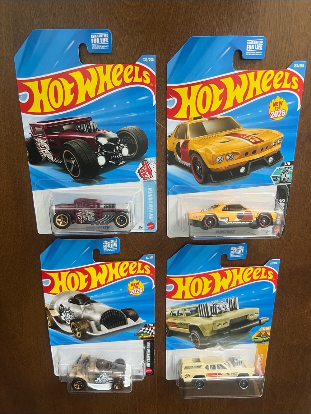 4 Die Cast Hot Wheels - Mattel